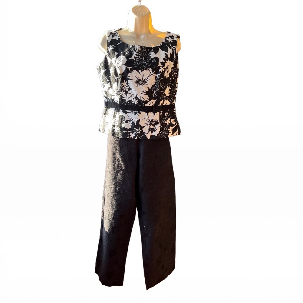 Black and White  Cotton top with black cropped pants from Dress Barn. Size 8